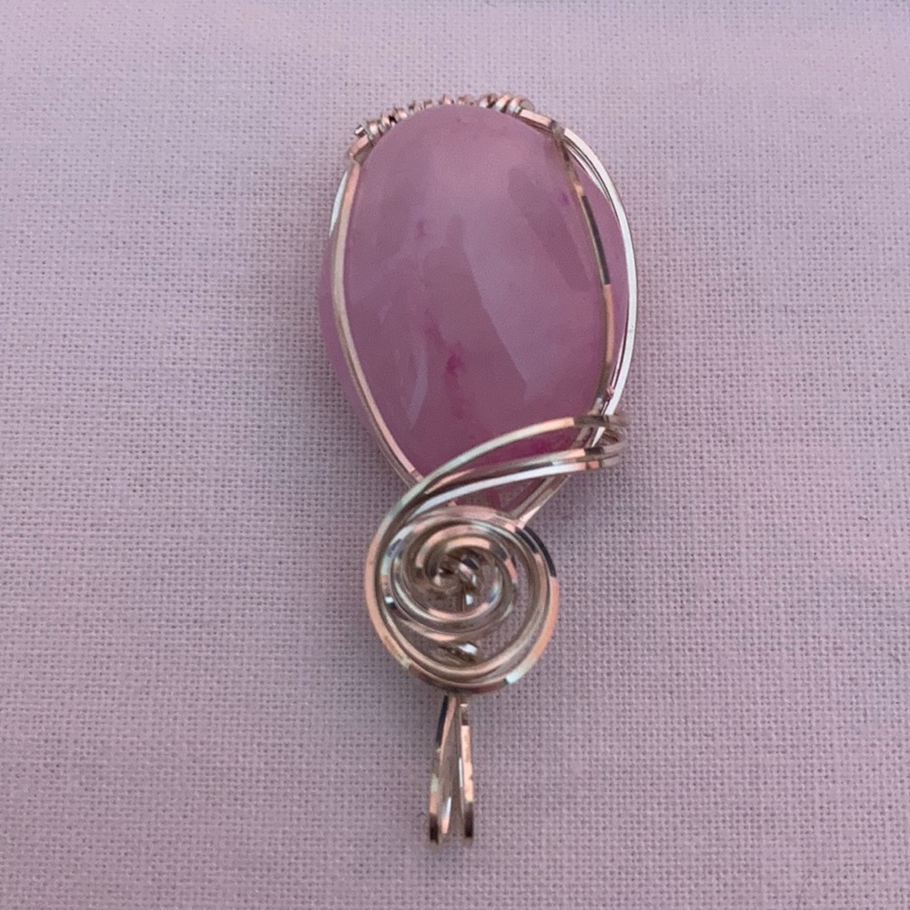 Pink Quartz and Sterling Silver Pendant - Picture 3 of 3